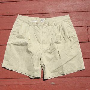 Izod Pleated Front tan shorts 100% cotton, sz 40~EUC~